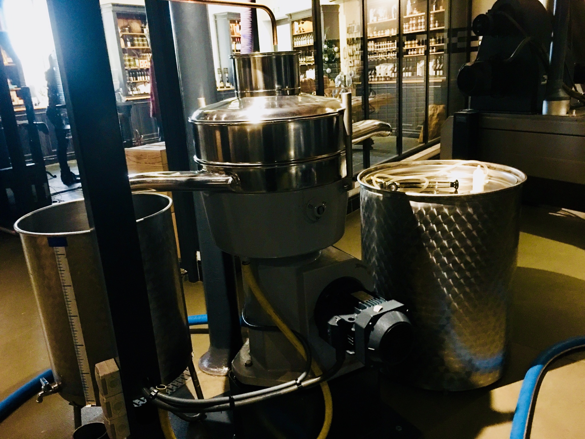 3C4FBF35-FE6F-4E79-90E3-666CF83BA35D